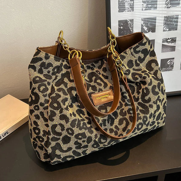 Women’s Handbag with Animal Print 1